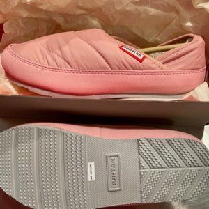 HUNTER Womens Pink Puffer Slippers NIB Size US 8